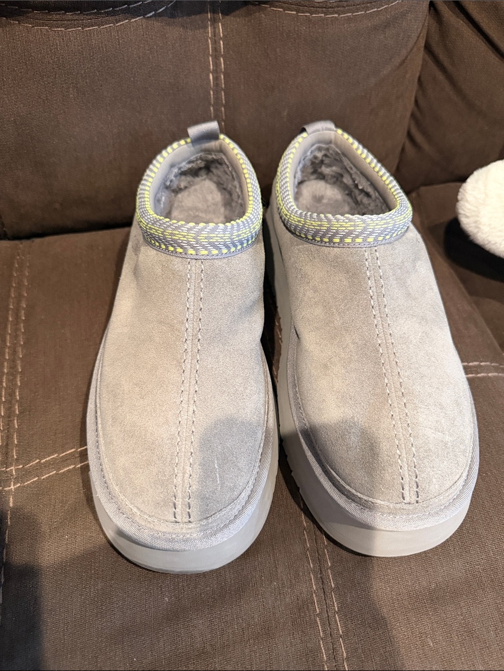 Koolaburra women Gray Slip-On Fleece-Lined Slippers with Yellow Trim